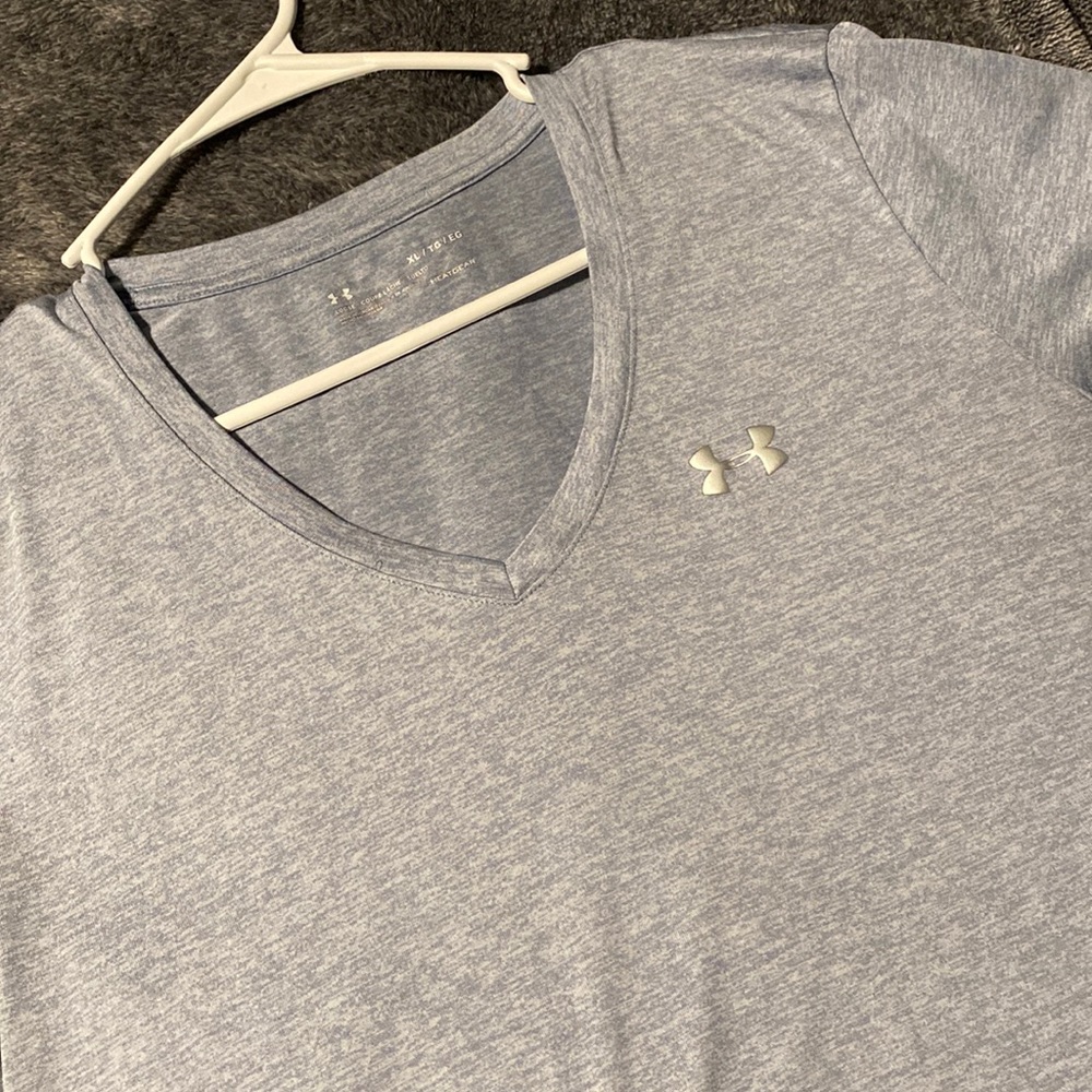Women’s heat gear UA tee size XL